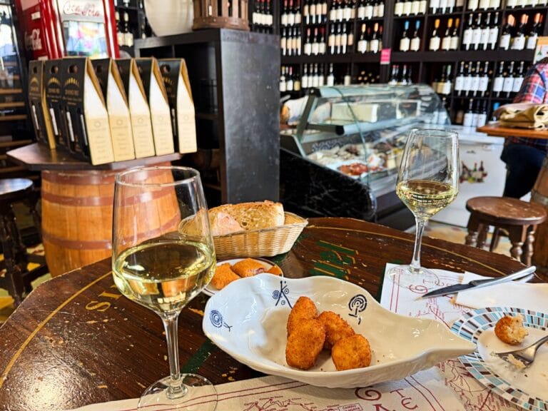 Qué ver en Ribadavia: guía por su casco histórico, bodegas y buena comida