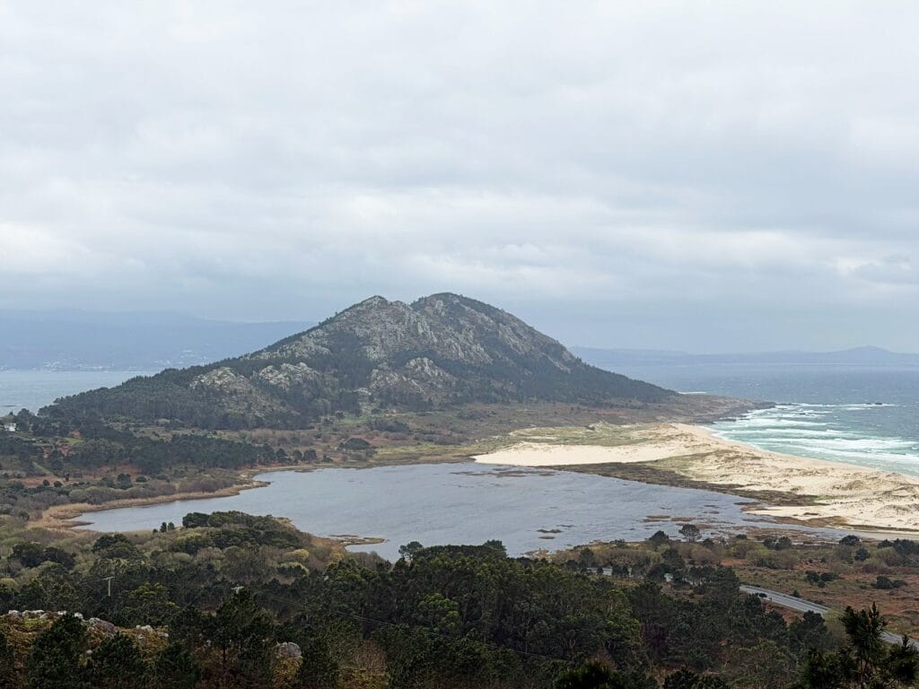 Monte Louro y Lagoa de Xalfas