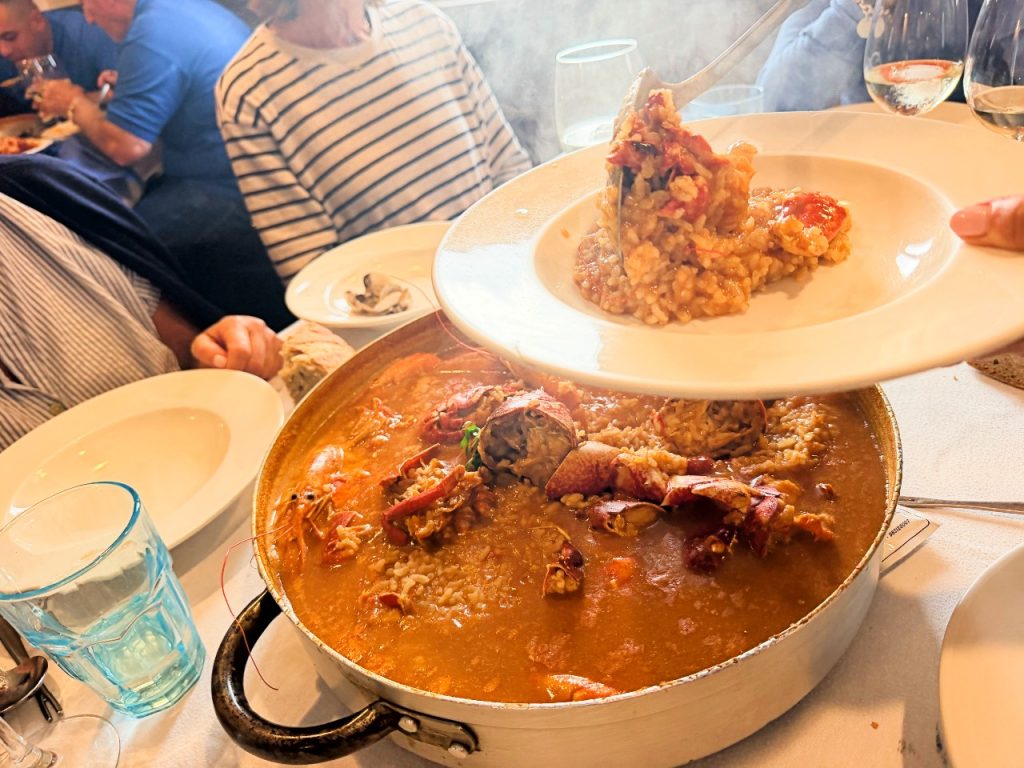 Arroz con bogavante, restaurante A Cofradía, Rinlo